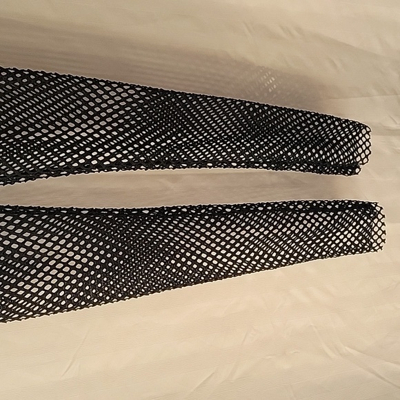 Apricot Lane Woman's Black Fish Net Leggings, Size: XL, NWT - Picture 3 of 7